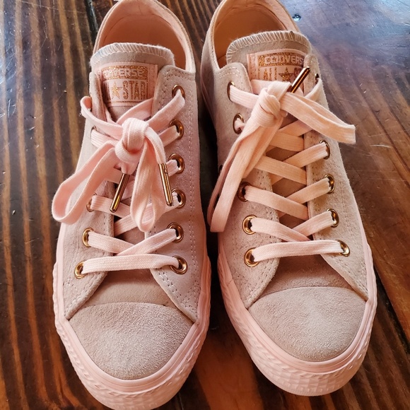 Pink Converse - Picture 2 of 4